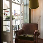 Alfama - St Estevao Viewpoint | Cheese & Wine Лиссабон