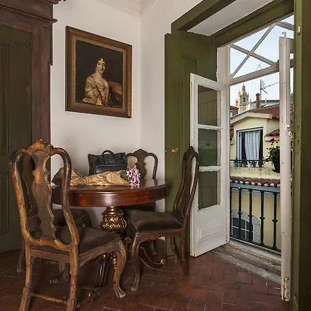 Alfama - St Estevao Viewpoint | Cheese & Wine Appartamento *