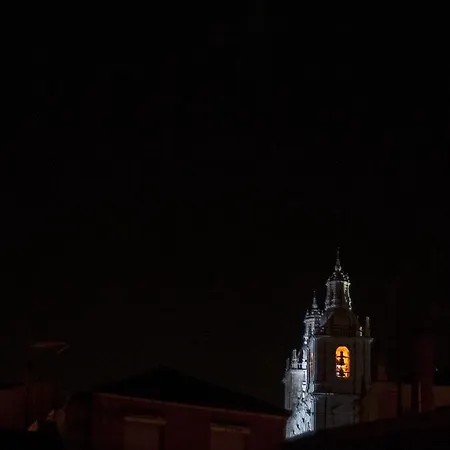 Alfama - St Estevao Viewpoint | Cheese & Wine 아파트