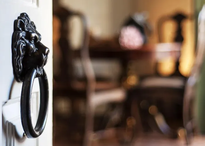 Alfama - St Estevao Viewpoint | Cheese & Wine Lägenhet *