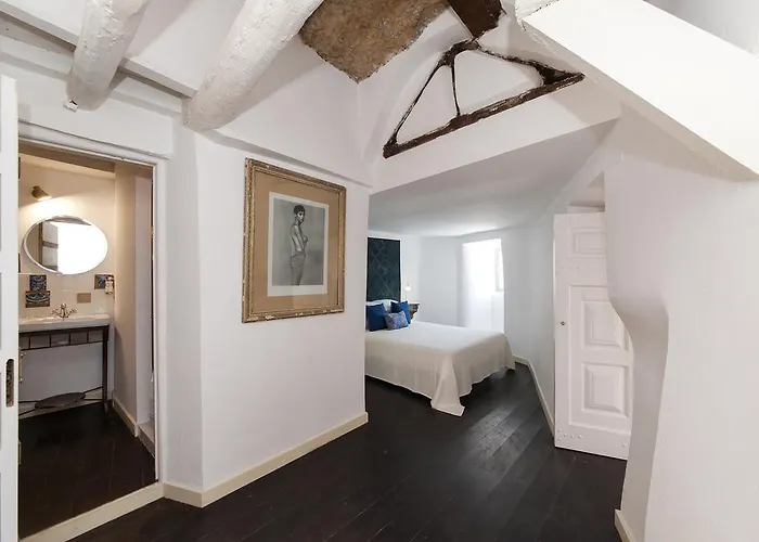 Alfama - St Estevao Viewpoint | Cheese & Wine Lisboa